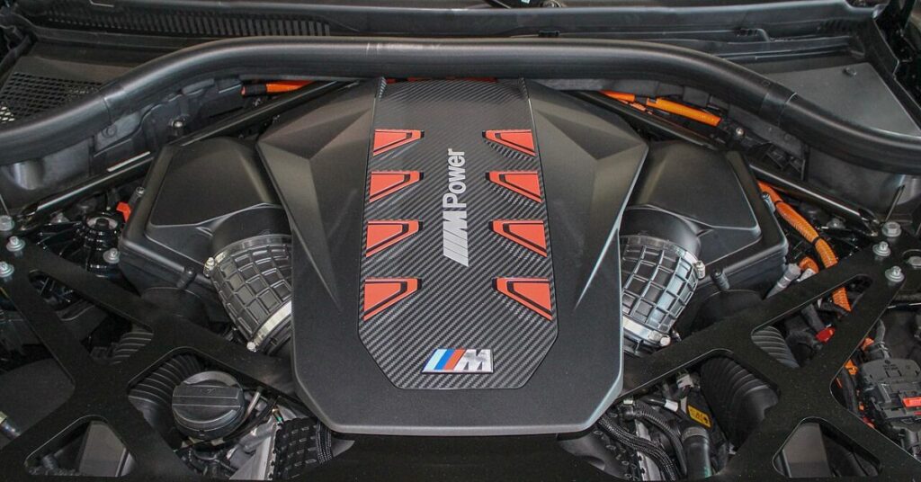 BMW XM Engine
