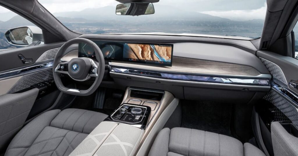 BMW i7 Displays