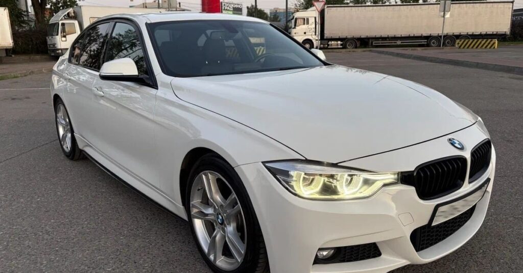 BMW 330i